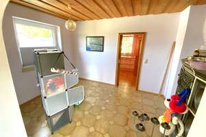 facettenreiches großzügiges 3 Familien-Haus mit Fernsicht und ruhiger Hanglage … – Die vollständige Adresse der Immobilie erhältst du vom Anbieter., 89361 Landensberg – Vorschaubild 5