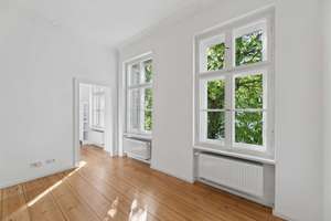 2 Zimmer Altbauwohnung im ruhigen Seitenflügel - Bezugsfrei – Die vollständige Adresse der Immobilie erhältst du vom Anbieter., 10439 Prenzlauer Berg, Berlin – Vorschaubild 2