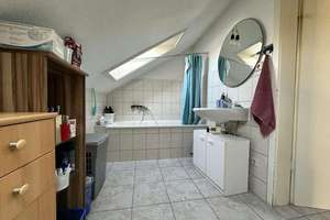 4-Zimmer-Dachgeschosswohnung in Plochingen, Bestlage, zu verkaufen... – Urbanstraße 38, 73207 Plochingen – Vorschaubild 9