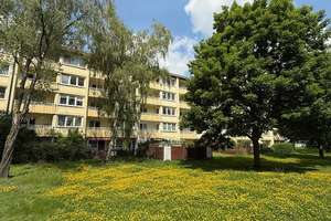 Zeit zum Entspannen! Moderne 2-Zi.-Wohnung! Traumhafter Ausblick! Balkon in abs. ruhiger Süd-Lage! – Schwarzenberger Straße 31, 47226 Rheinhausen-Mitte, Duisburg – Vorschaubild 2