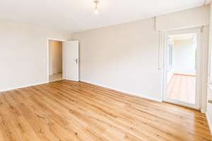 Helle 3 Zimmer Wohnung mit zwei Balkonen und Garage in Stuttgart - Luginsland – 70327 Luginsland, Stuttgart – Vorschaubild 5