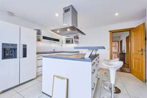Wunderschöne und große Maisonette Wohnung in bester Lage von Fürstenfeldbruck – Die vollständige Adresse der Immobilie erhältst du vom Anbieter., 82256 Fürstenfeldbruck – Vorschaubild 3
