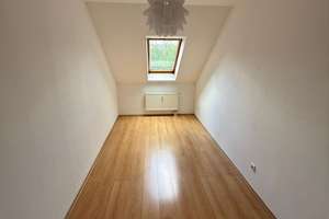 Günstige DG 3-Zi. mit Laminat, Balkon, Wanne und Dusche in sehr guter Lage – Ludwigstraße 39, 9113 Schloßchemnitz, Chemnitz – Vorschaubild 9