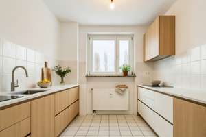 Ruhige 3-Zimmer-Wohnung mit hellem Ambiente, sonnigem Balkon und schöner Aussicht auf die Nordhaide – Die vollständige Adresse der Immobilie erhältst du vom Anbieter., 80937 Am Hart, München – Vorschaubild 4