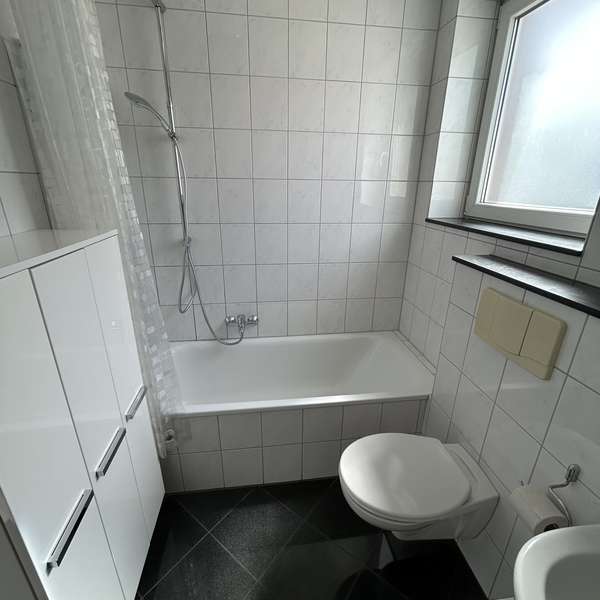 *** charmante 2-Zimmer-Wohnung - Burtscheid - mit Garten und Garage ***