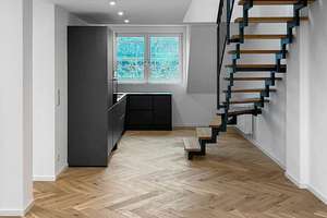 Exklusive Maisonettewohnung in Düsseldorf: 4 Zimmer, Dachterrasse und atemberaubender Skyline-Blick