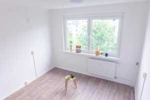 Große 4-Raum-Wohnung mit Balkon – Ludwig-Kühn-Str. 9, 9123 Chemnitz – Vorschaubild 2