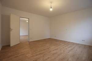 SCHÖNE HELLE RENOVIERTE 2 ZIMMER WOHNUNG IM HERZEN VON ELLER, LAMINAT, BALKON – Gumbertstraße 183, 40229 Eller, Düsseldorf – Vorschaubild 10
