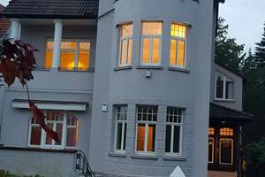 Großzügige Villa mit Galerie, Wintergarten, Sauna und Garten