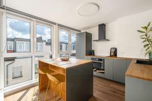 Stylische Dachgeschoss-Maisonette mit Terrasse – Urban Living im Scheunenviertel – Die vollständige Adresse der Immobilie erhältst du vom Anbieter., 10119 Mitte (Ortsteil), Berlin – Vorschaubild 3