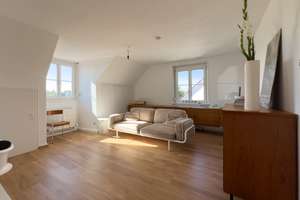 Charmante 3-Zimmer-Dachgeschosswohnung mit Weitblick in ruhiger Lage