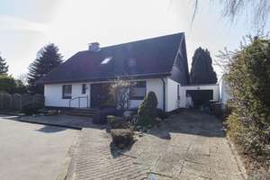 Großzügiges und solides Einfamilienhaus in schöner Wohnlage von Ellerbek – Die vollständige Adresse der Immobilie erhältst du vom Anbieter., 25474 Ellerbek – Vorschaubild 2