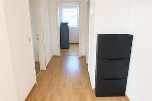 MÖBLIERT und über den Dächern von Düsseldorf: 3 Zimmer in Friedrichstadt – 40215 Friedrichstadt, Düsseldorf – Vorschaubild 3