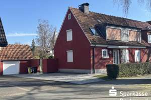 Ruhe trifft Platz: Doppelhaushälfte mit großzügigem Garten und vielseitigen Nutzungsmöglichkeiten