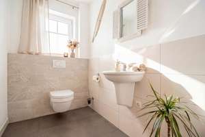 Wohnkomfort pur: Großzügiges Zuhause mit Wintergarten und Gartenidylle – Die vollständige Adresse der Immobilie erhältst du vom Anbieter., 86444 Affing – Vorschaubild 8