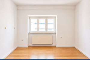 MA-Neckarau: helle 2,5 Zimmer Altbauwohnung