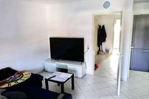 2-Zimmer-Wohnung mit Balkon, Einbauküche und Stellplatz (5 min zum Flughafen) – Bahnstraße 28a, 65451 Kelsterbach – Vorschaubild 5