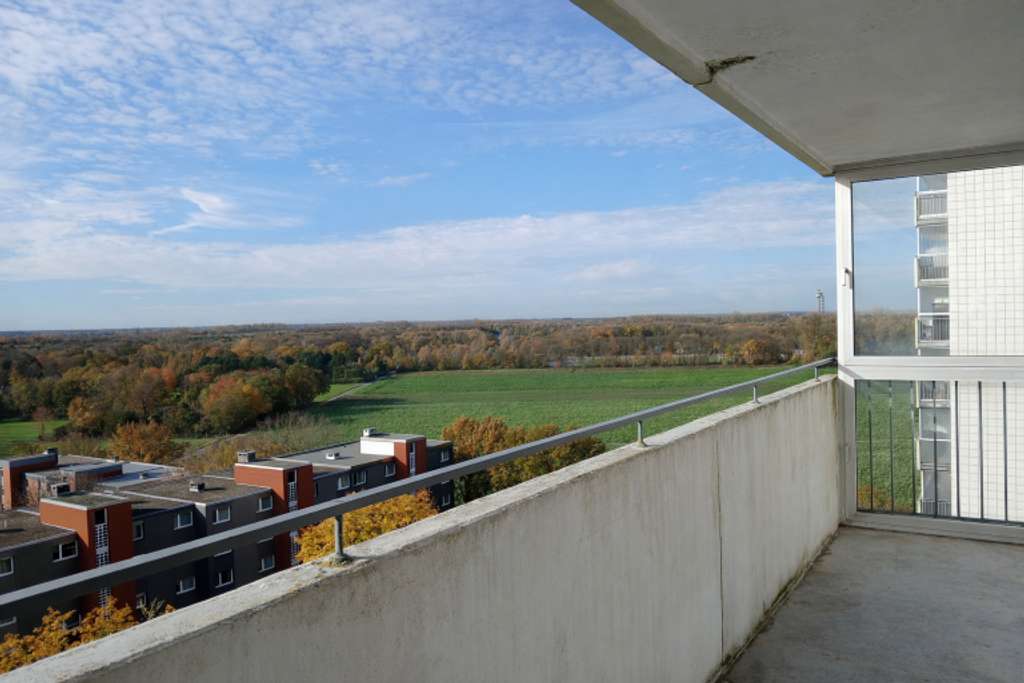 Immobilie in Kaarst - Helle 3-Zimmer Wohnung mit großem Balkon und Weitblick - Bild 2