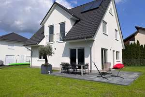 Neubau Einfamilienhaus mit Einbauküche, Klimaanlage, zentraler Lüftungsanlage und PV – Sarner Weg 38A, 13089 Heinersdorf, Berlin – Vorschaubild 1