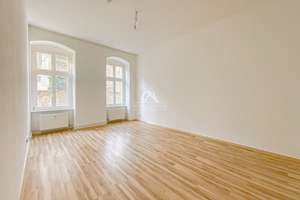RARITÄT IN MOABIT! GROßZÜGIGE UND INTERESSANTE ALTBAUWOHNUNG MIT CA. 48 m² GARTEN! PROVISIONSFREI! – Lübecker Straße 29, 10559 Moabit, Berlin – Vorschaubild 1