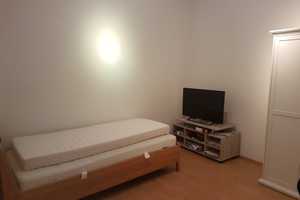 Schöne, ruhige möblierte zwei Zimmer Wohnung in der Karlsruher Innerstadt (Innenstadt-West) – Viktoriastraße 17, 76133 Karlsruhe – Vorschaubild 2