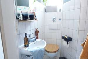 Helle 2-Zimmer-Wohnung mit Balkon in ruhiger Sackgassenlage in Stuttgart-West! – 70193 Vogelsang, Stuttgart – Vorschaubild 3