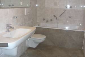 SANIERTE- IDYLLISCHE RUHIGE WOHNUNG MIT SCHWIMMBAD – Margaretenstraße 9, 40235 Grafenberg, Düsseldorf – Vorschaubild 16