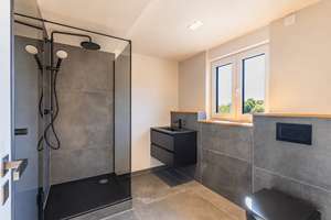 Architektur, Charme und Wohnqualität – Exklusive Immobilie in Köln-Müngersdorf – Die vollständige Adresse der Immobilie erhältst du vom Anbieter., 50933 Müngersdorf, Köln – Vorschaubild 32