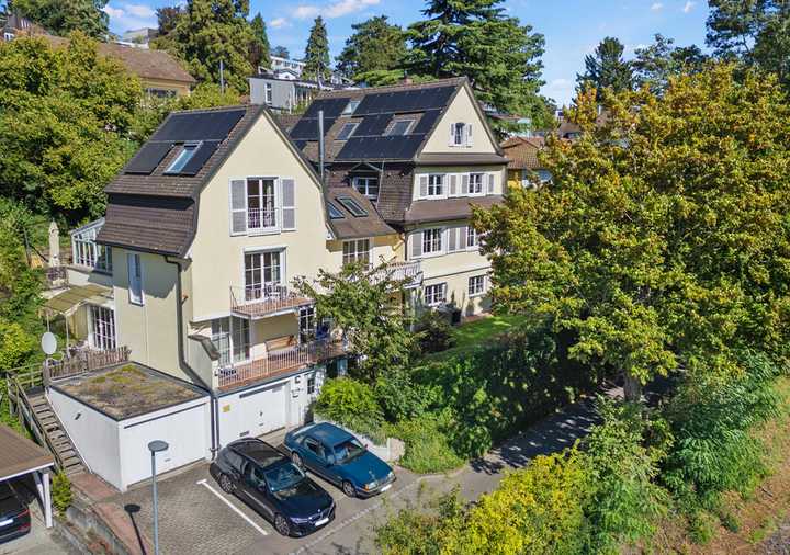 Der Charme der 30er Jahre neu interpretiert
Mehrfamilienhaus mit Ferienwidmung
