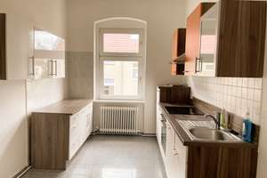 Schöne 5 Zimmer Wohnung, renoviert - mit Einbauküche und Gäste WC – Strelitzstraße 2, 12105 Mariendorf, Berlin – Vorschaubild 3