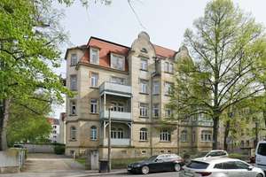 Große 3-Zimmer-Wohnung mit Balkon!