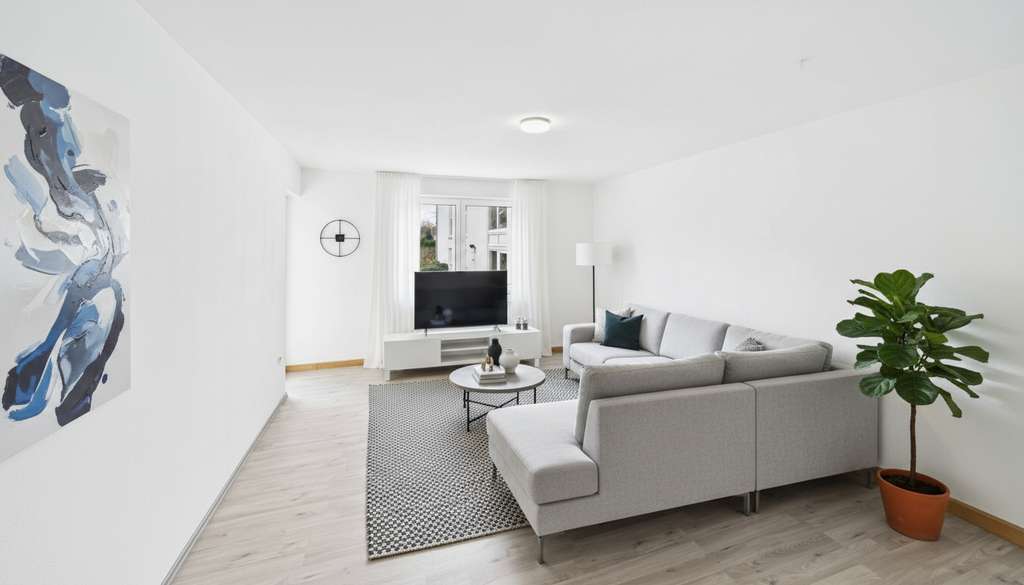 Immobilie in Neuburg an der Donau - * Helle und freundliche 3-Zimmerwohnung Hochparterre mit Stellplatz sanierungsbedürftig in guter Lag - Bild 3