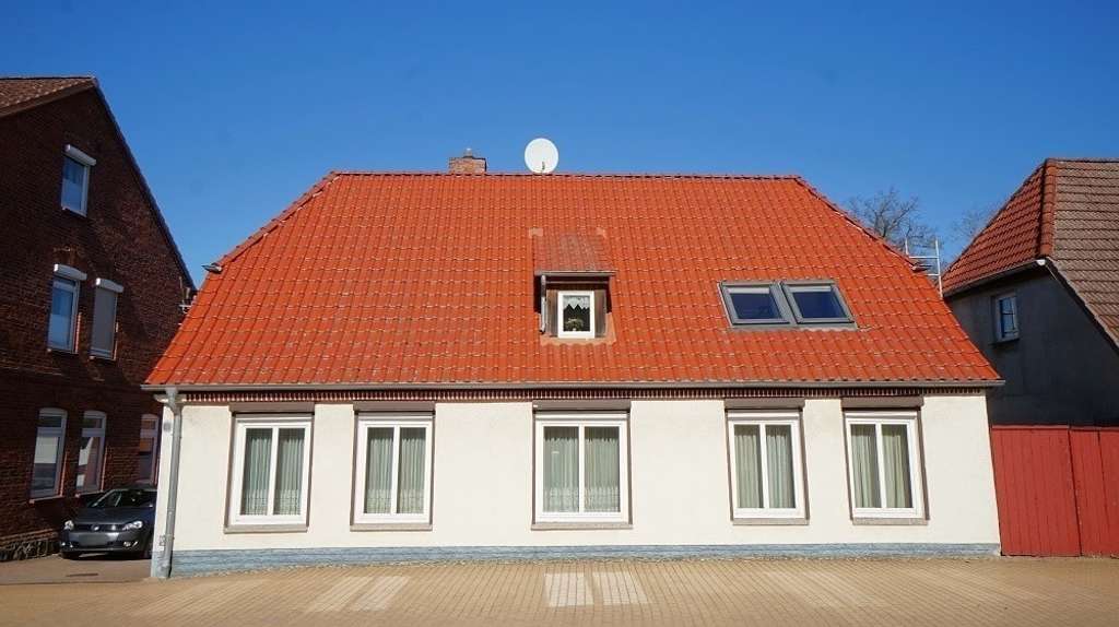 Immobilie in Glasin - Kleine Oase inmitten der Kleinstadt - Bild 1