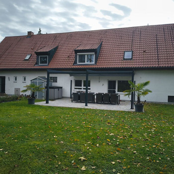 RARITÄT Zwei Doppelhaushälften mit insgesamt 320 qm Wfl. und 8898qm Grund, auch teilbar, Olching