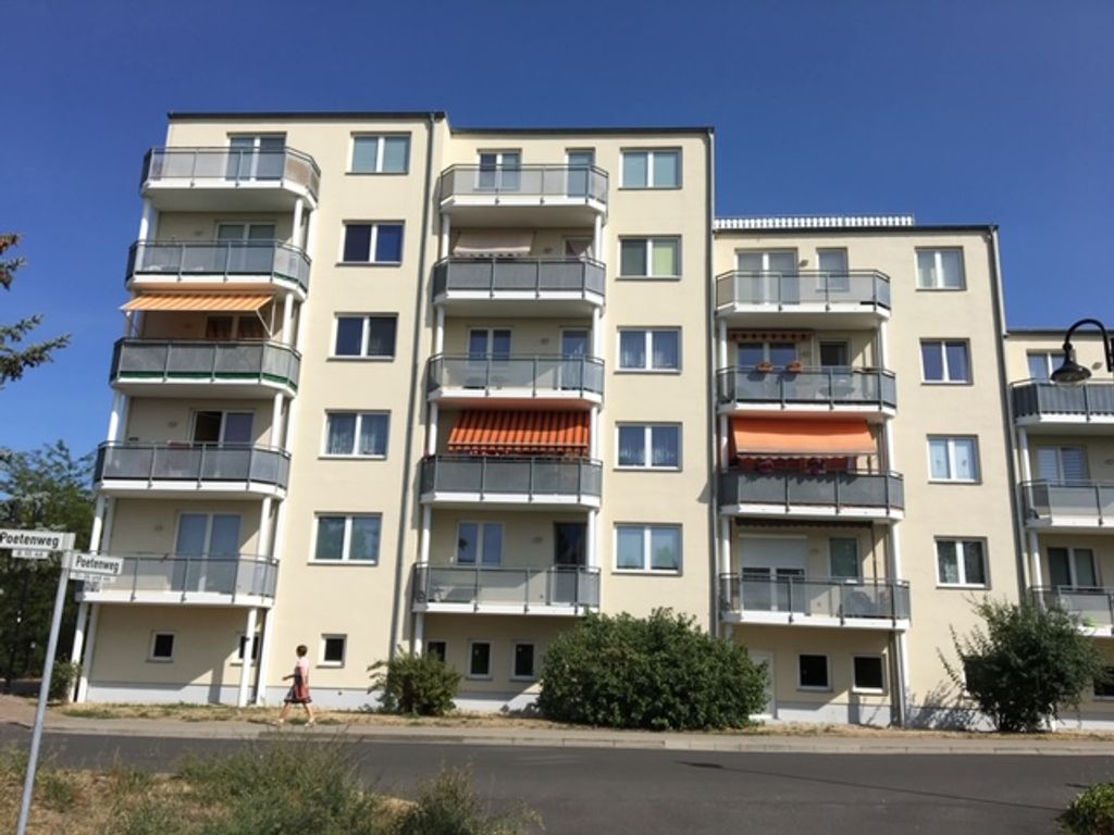 2 Zimmer-Wohnung mit Balkon und Einbauküche