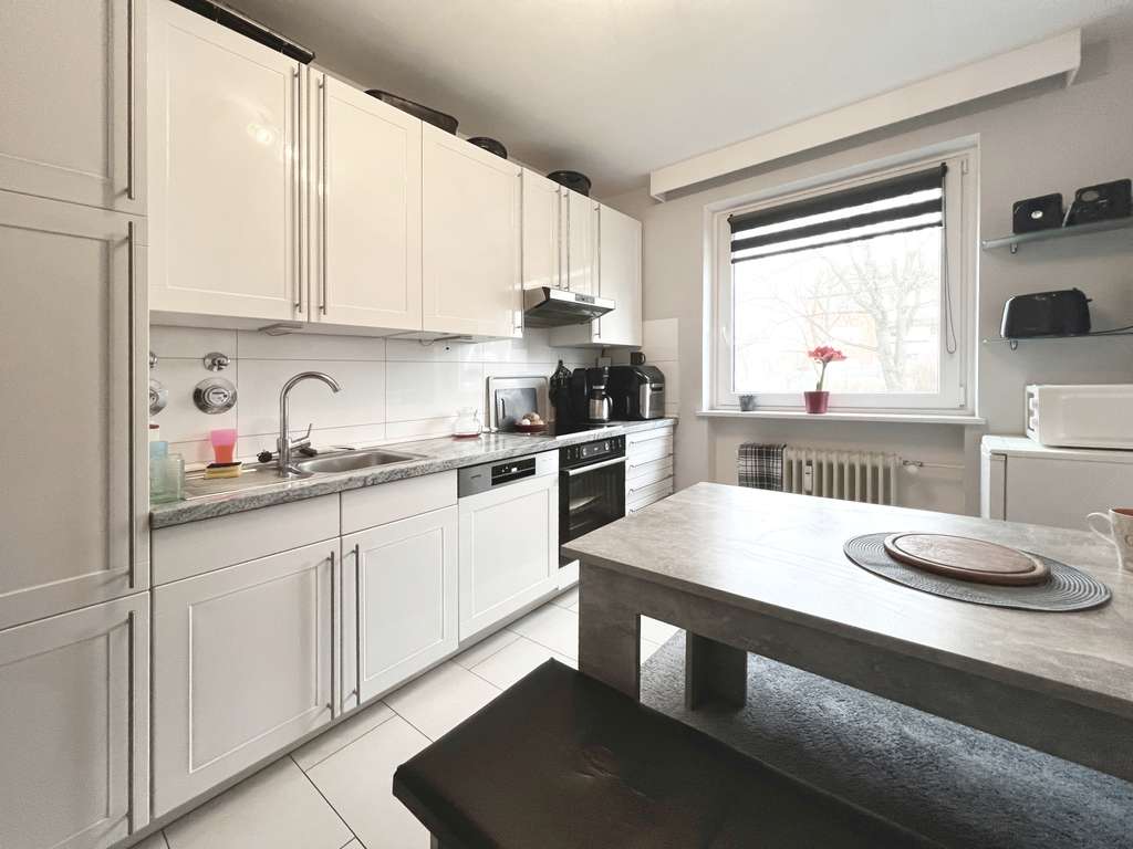 Immobilie in Barsbüttel - Ruhiges Wohnen mit Perspektive: Vermietete 4-Zimmer-Wohnung mit Balkon in gewachsener Wohnlage - Bild 3