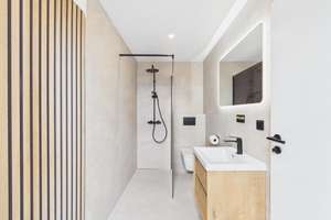 Wohnkomfort auf zwei Etagen – Elegante Maisonette mit Balkon – Die vollständige Adresse der Immobilie erhältst du vom Anbieter., 80807 Milbertshofen, München – Vorschaubild 9