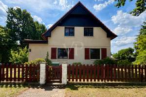 Wohnen mit Charme: gemütliches Einfamilienhaus mit schönem Garten und idealer Anbindung – Die vollständige Adresse der Immobilie erhältst du vom Anbieter., 12524 Altglienicke, Berlin – Vorschaubild 1