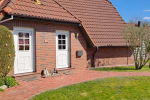 2 Doppelhaushälften/geräumiges 6-Zimmer Haus mit Gartenhaus in Südbrookmerland – Die vollständige Adresse der Immobilie erhältst du vom Anbieter., 26624 Südbrookmerland – Vorschaubild 3
