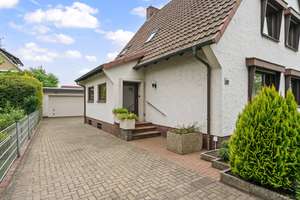 Einfamilienhaus in guter Lage mit traumhaftem Grundstück – Die vollständige Adresse der Immobilie erhältst du vom Anbieter., 27755 Hasport/Annenheide, Delmenhorst – Vorschaubild 2