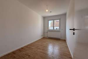 Zu Verkaufen! Frisch renovierte 3-Zimmer-Wohnung mit Balkon und Stellplatz/Garage in Mariendorf! – Marmaraweg 45, 12109 Mariendorf, Berlin – Vorschaubild 10