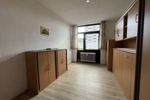 Gepflegte und teilmöblierte 3-Zimmer-Eigentumswohnung mit Balkon, Aufzug & Garage in Aachen-Haaren – Die vollständige Adresse der Immobilie erhältst du vom Anbieter., 52080 Haaren, Aachen – Vorschaubild 9