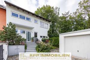 Familienidylle im Grünen – stilvoll modernisiertes Reiheneckhaus in ruhiger Lage von Karlsfeld – Die vollständige Adresse der Immobilie erhältst du vom Anbieter., 85757 Karlsfeld – Vorschaubild 1