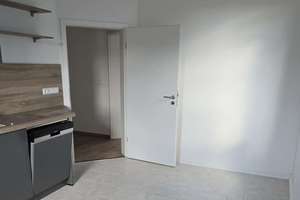 Zwei-Raum-Wohnung im Erdgeschoss – Die vollständige Adresse der Immobilie erhältst du vom Anbieter., 98617 Meiningen – Vorschaubild 3