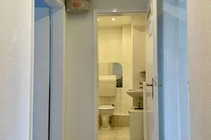 Renovierte 2,5-Raum-Penthouse-Wohnung mit Balkon in Kaiserslautern – St.-Franziskus-Str. 9, 67655 Innenstadt West/Kotten, Kaiserslautern – Vorschaubild 4