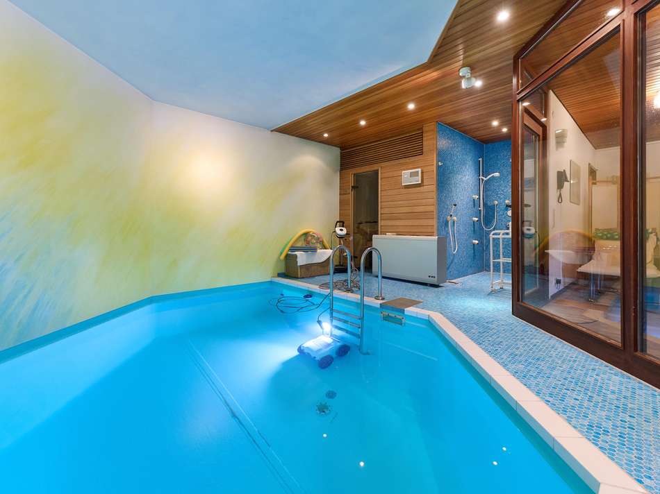 UG Pool, Sauna und Dusche