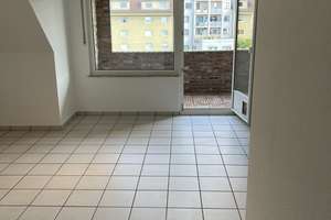 73 m2 Wohnfläche plus 25 m2 Dachterrasse , Gepflegte 2,5-Zimmer-Wohnung in Köln-Holweide