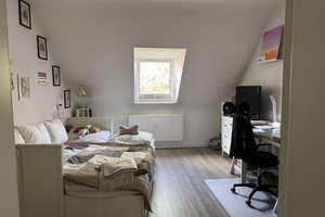 Sanierte 3-Zimmer-DG Wohnung WG-geeignet