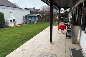 Gepflegter, geräumiger Bungalow in schöner Wohnlage mit ausgebautem Dachgeschoss, Garage und Garten – Die vollständige Adresse der Immobilie erhältst du vom Anbieter., 84561 Mehring – Vorschaubild 2
