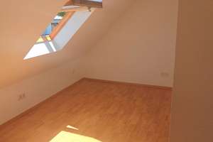 chamante neu renovierte Dachgeschosswohnung mit Balkon und Gartenmitnutzung – Finkenstraße 30, 33609 Mitte, Bielefeld – Vorschaubild 6